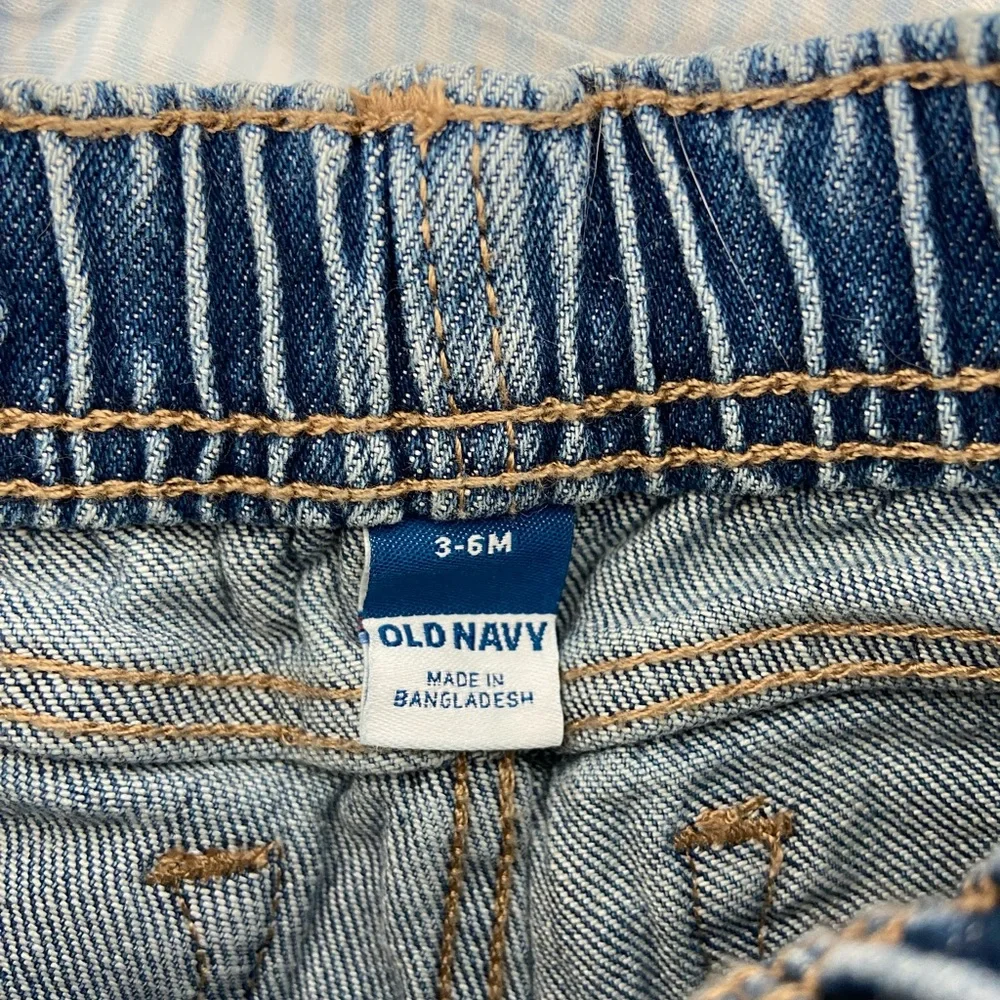 NWOT baby light wash‎ denim elastic button straight cut jeans size 3-6 months